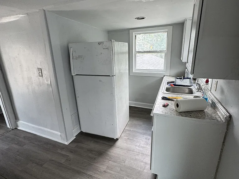 509 W Stephen St — Photo 6