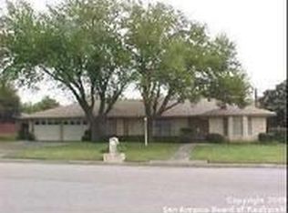 679 Crestway Dr, Windcrest, TX 78239