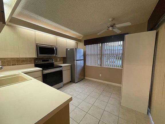 2nd image of 2862 SW Lakemont Pl #2862