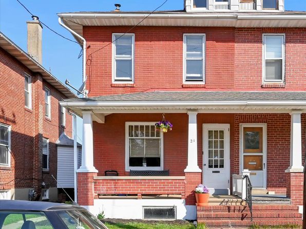 21 E Locust St, Fleetwood, PA 19522