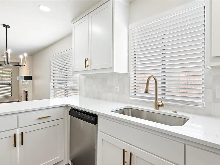 5718 Cancun Dr — Photo 10
