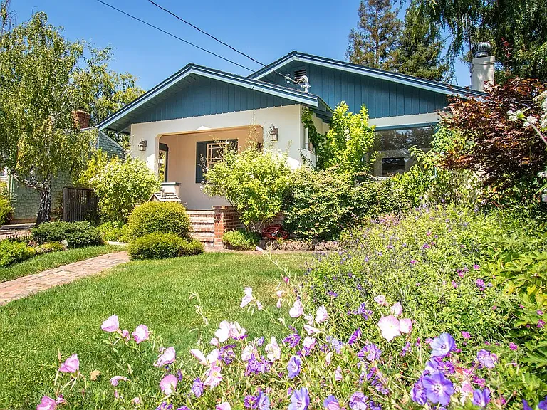 85 Hillview Ave — Photo 1