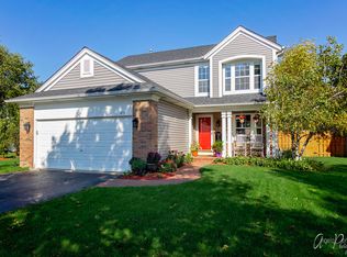 674 Sycamore Ln, Grayslake, IL 60030