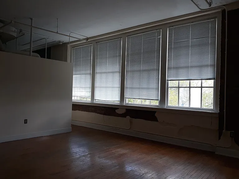 119 Oak St — Photo 2