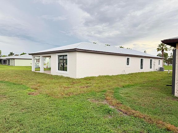 3rd image of 44 Silver Oak Drive