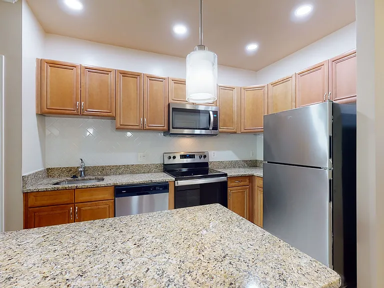 Signal Hill Apartment Homes — Photo 50