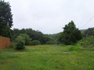 75 School St, Southborough, MA 01772