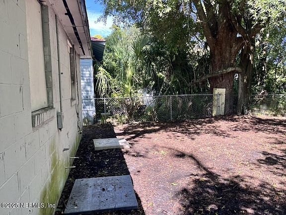 3rd image of 1431-1433 MCCONIHE Street