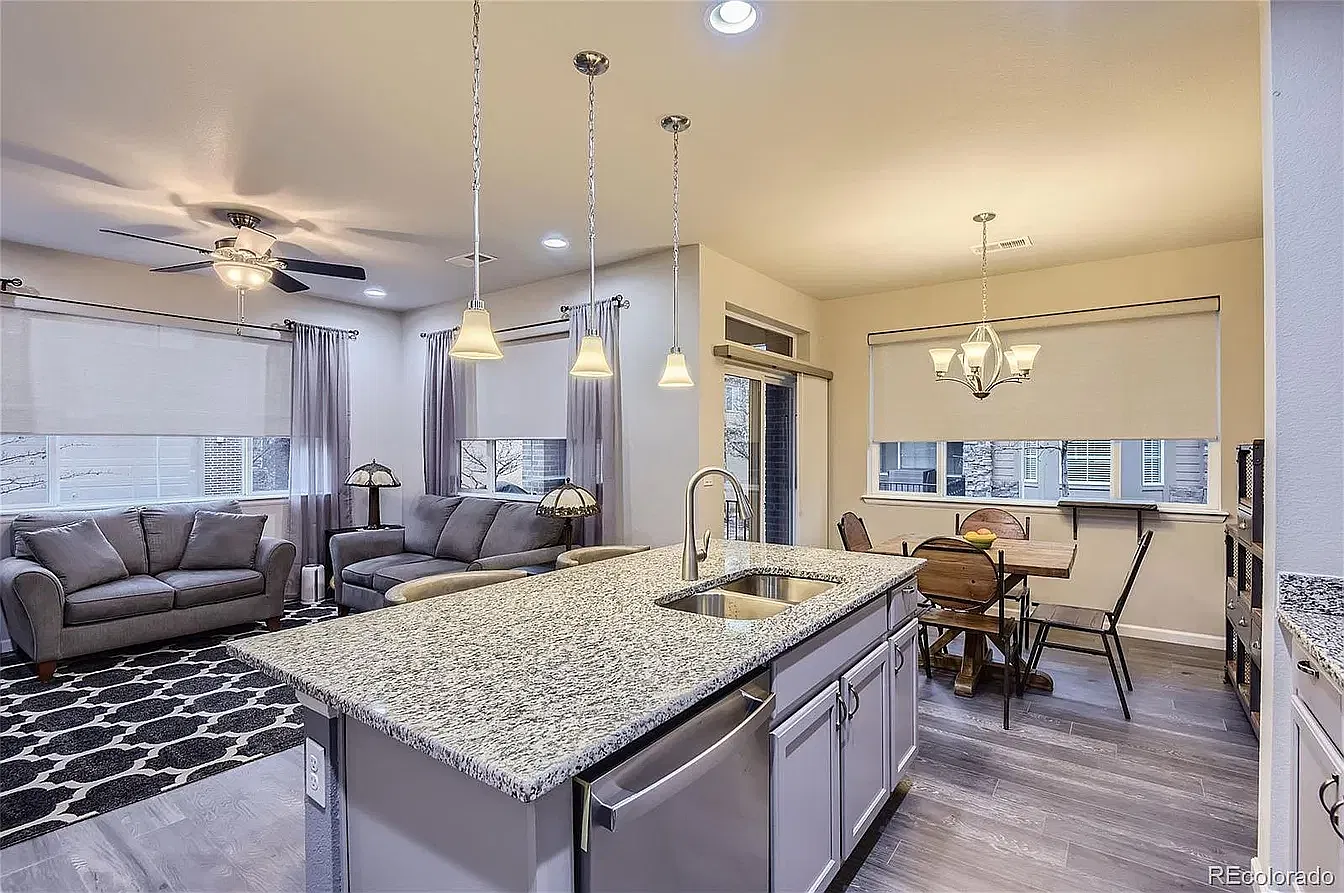 3 bed, 2.5 bath, 1866 sqft, $3,250 — Photo 3