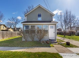 116 Washington St, Sparta, MI 49345