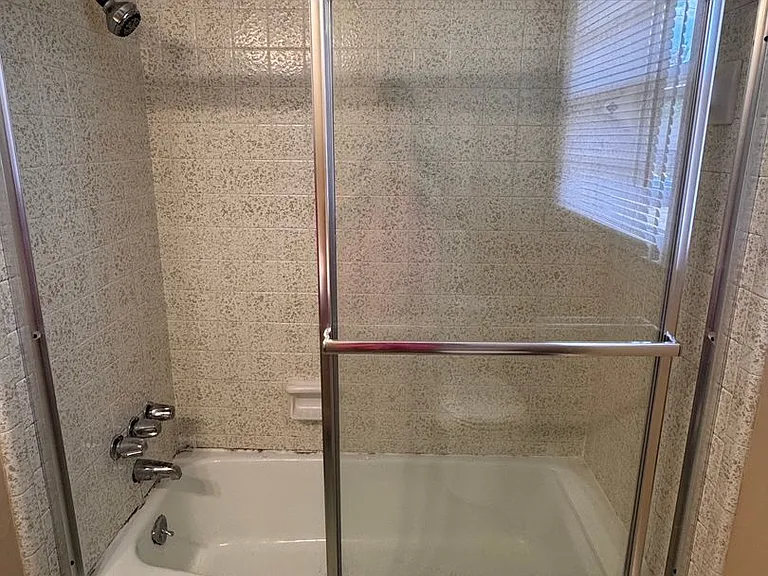 915 Pine Circle Dr — Photo 12