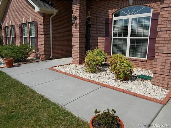 2nd image of 3309 Colfax Ct