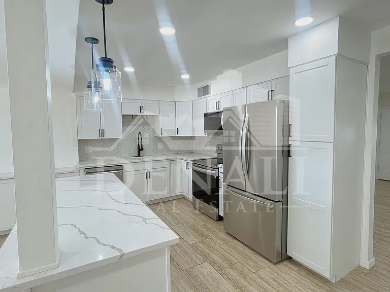 2401 E Meadowbrook Ave — Photo 10