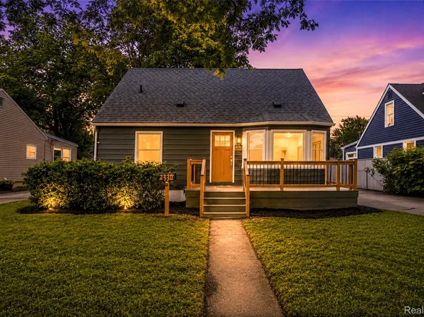 2330 Buckingham Ave, Berkley, MI 48072
