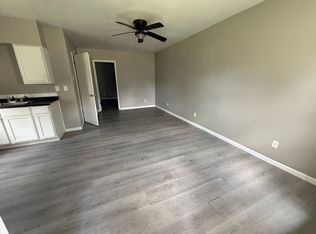 702-706 W 10th St #704, Muncie, IN 47302