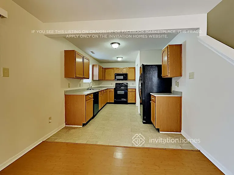 827 Littleton Dr — Photo 7