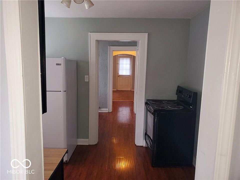 2nd image of 2338 Calhoun St