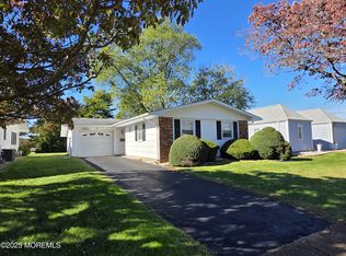 8 Barker St, Brick, NJ 08724