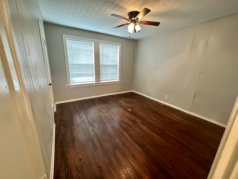 1008 Peak St — Photo 10