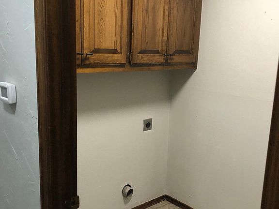 5th image of 1909 Woodside Dr