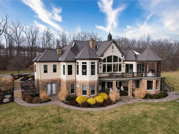 4962 Hillcrest Dr, Canandaigua, NY 14424