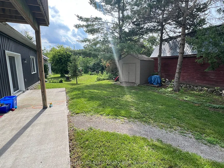 19 Queen St #4 — Photo 3