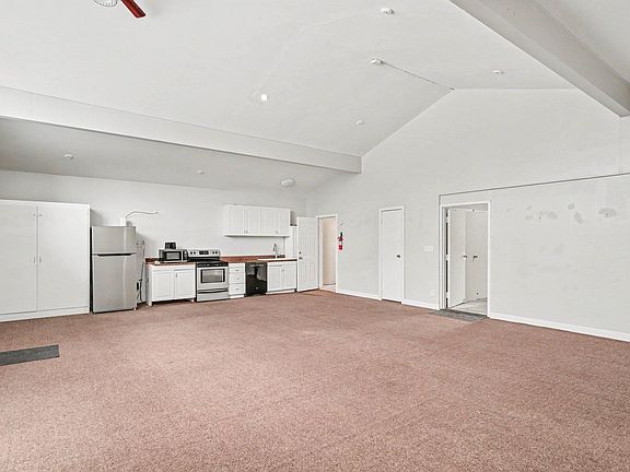 4th image of 207 W Vistula St