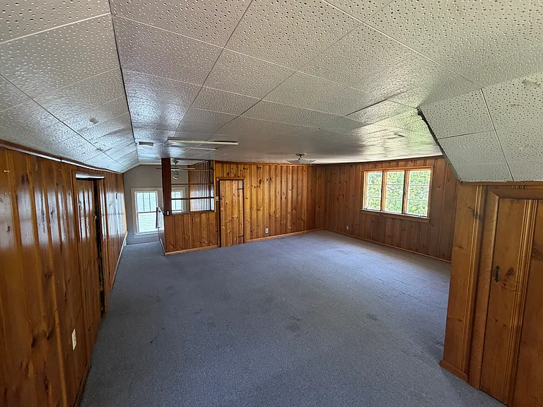 115 E 8th St #2 — Photo 9