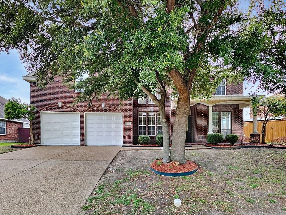 1st image of 625 Honeysuckle Way
