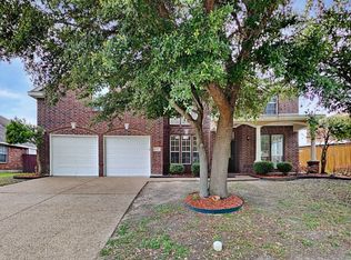 625 Honeysuckle Way, Desoto, TX 75115
