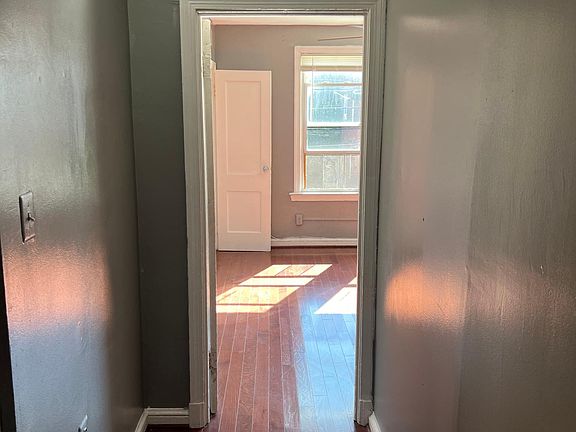 hallway to bedroom 2
