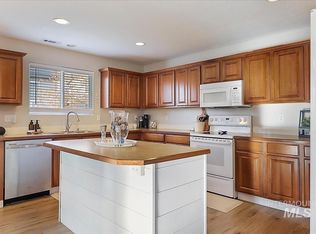 362 W Lil Robert Ct, Kuna, ID 83634