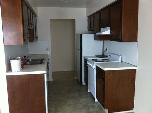 3rd image of 1336 Leonard St NW APT 8