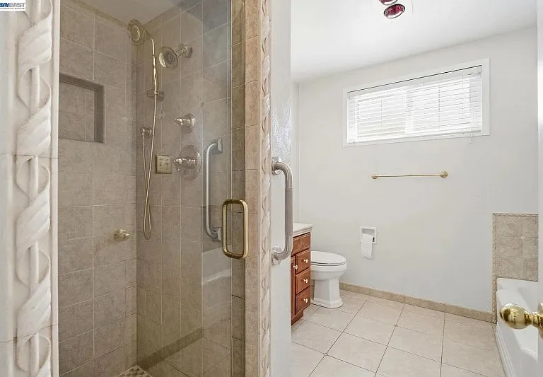 930 Castle St — Photo 17
