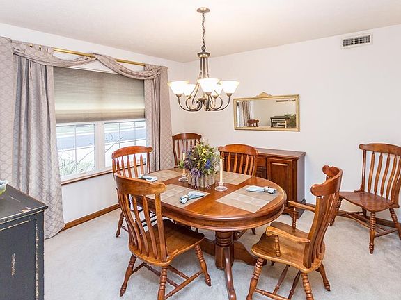 5th image of 401 Autumn Springs Dr