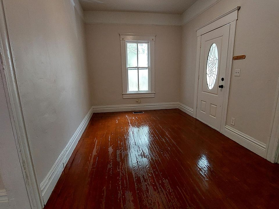 1st image of 2830 N Elmore Ave APT A