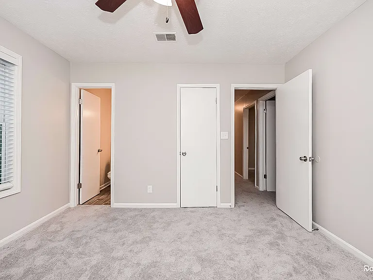 8990 Sterling Ridge Ln — Photo 12