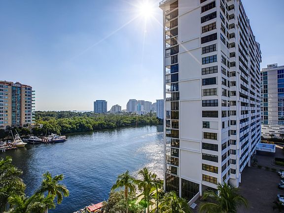 4th image of 2670 E Sunrise Boulevard #803