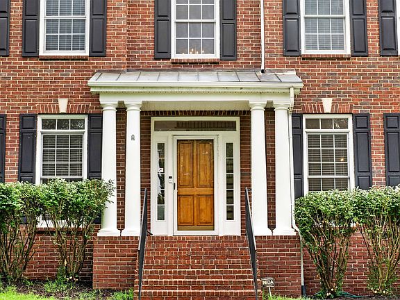 4th image of 110 Shorecrest Cir