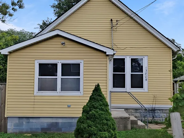 13809 Seeley Ave, Blue Island, IL 60406