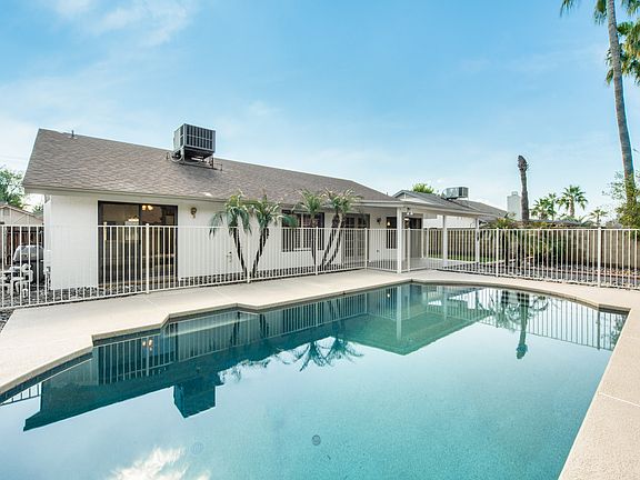 5th image of 1346 E Brentrup Dr