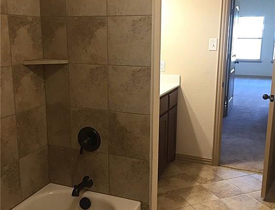 5th image of 1803 Silver Oaks Dr