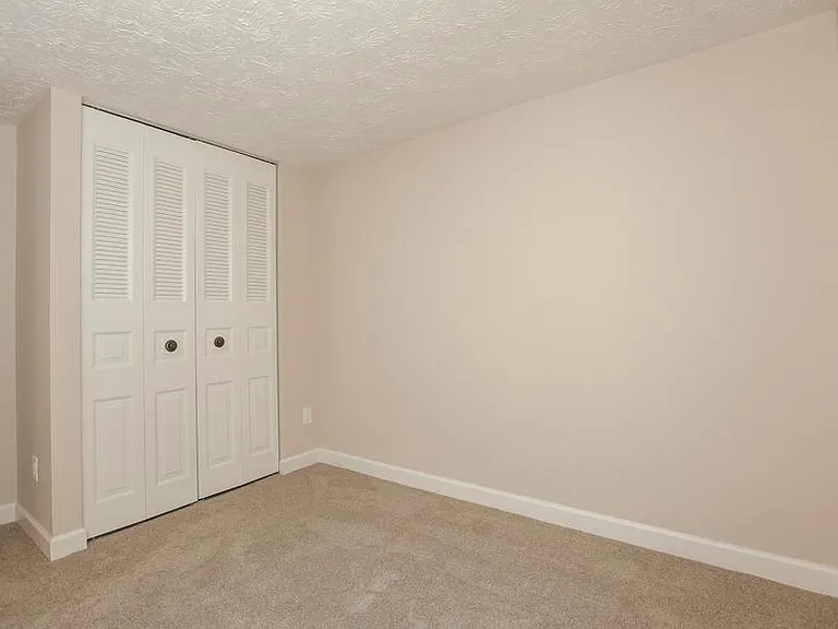 2911 Bridgehampton Ct — Photo 14