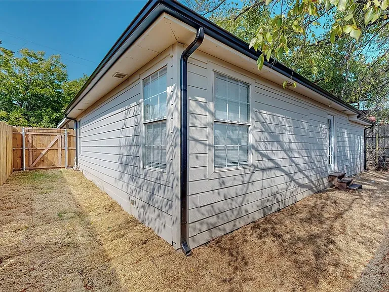 3810 Cotton Ln — Photo 26
