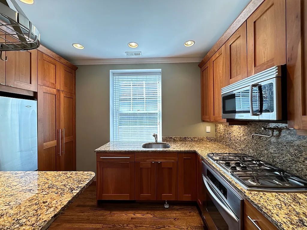 1 bed, 1000 sqft, $2,895 — Photo 4