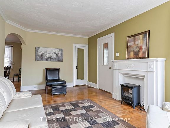3rd image of 123 Elliott St