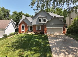 8341 Greenwood Cir, Lenexa, KS 66215