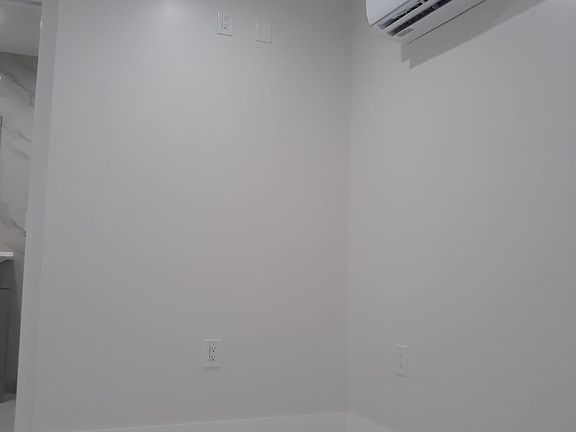 4th image of 102 Saint Nw Entre La Ave #23