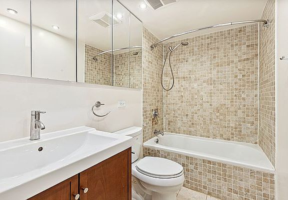 5th image of 29 W 131st St