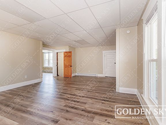 5th image of 823 W Main St